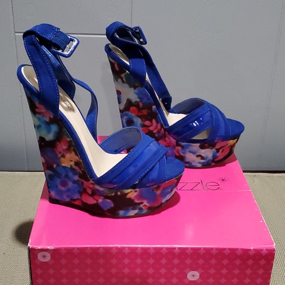 Flower Blue Platform - Picture 1 of 7